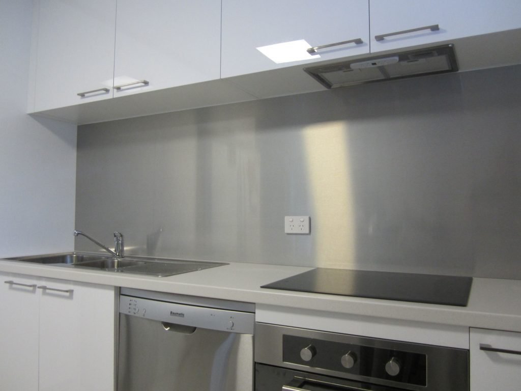 How to clean stainless steel splashback